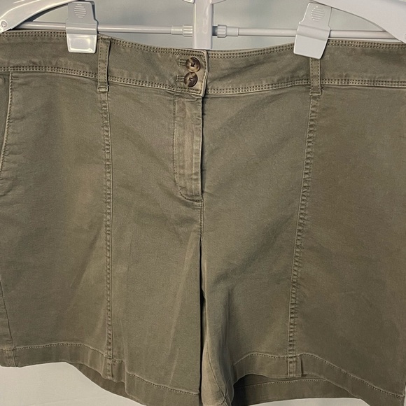 J Jill green chino shorts size 12 - Picture 2 of 9